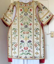 White Antique Roman High Mass Set of Vestments 7548